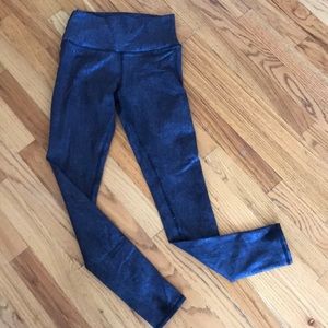 Alo yoga high waist leggings. Metallic.
